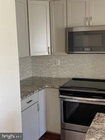 1823 N SHORE CT, Reston, VA 20190