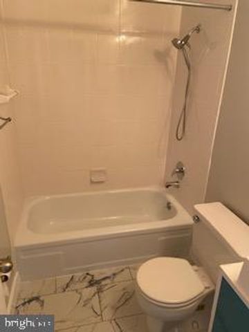 1823 N SHORE CT, Reston, VA 20190
