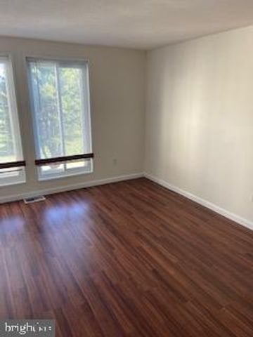 1823 N SHORE CT, Reston, VA 20190