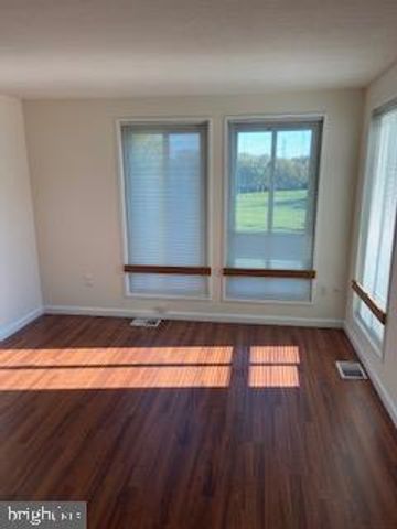 1823 N SHORE CT, Reston, VA 20190