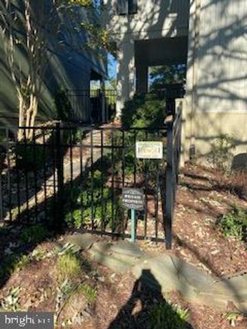 1823 N SHORE CT, Reston, VA 20190