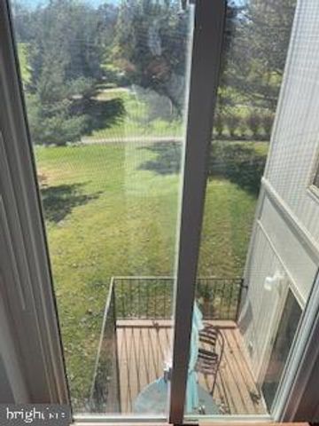 1823 N SHORE CT, Reston, VA 20190