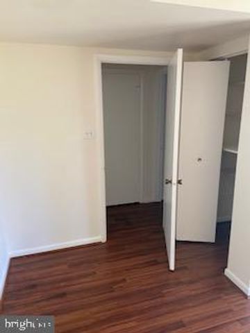 1823 N SHORE CT, Reston, VA 20190
