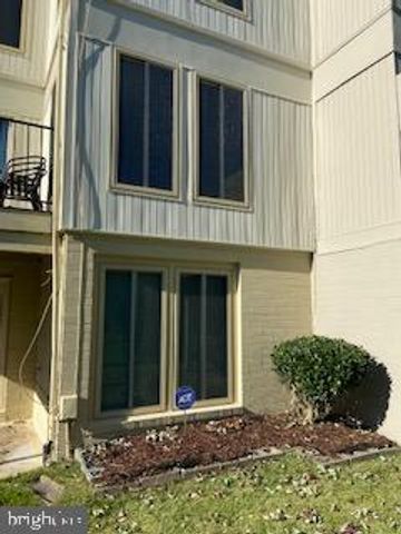 1823 N SHORE CT, Reston, VA 20190