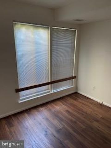 1823 N SHORE CT, Reston, VA 20190