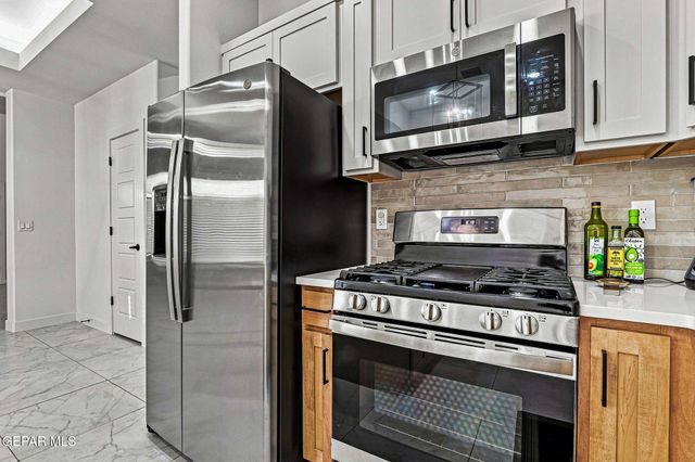 7420 Norte Valley Lane, El Paso, TX 79934