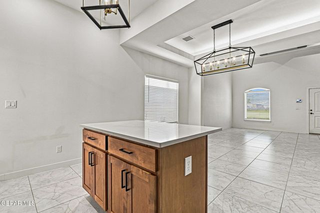 7420 Norte Valley Lane, El Paso, TX 79934