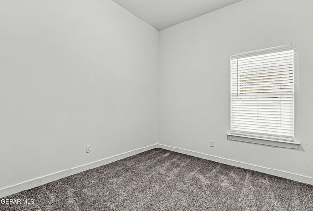 7420 Norte Valley Lane, El Paso, TX 79934