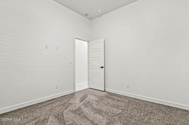 7420 Norte Valley Lane, El Paso, TX 79934
