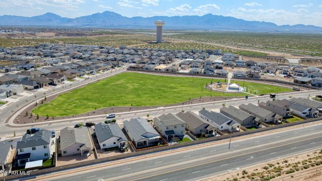 7420 Norte Valley Lane, El Paso, TX 79934