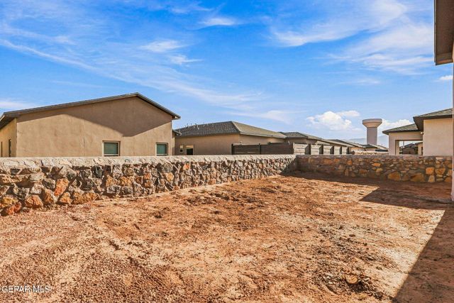 7420 Norte Valley Lane, El Paso, TX 79934