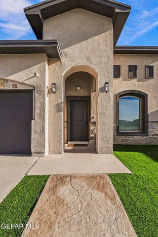 7420 Norte Valley Lane, El Paso, TX 79934