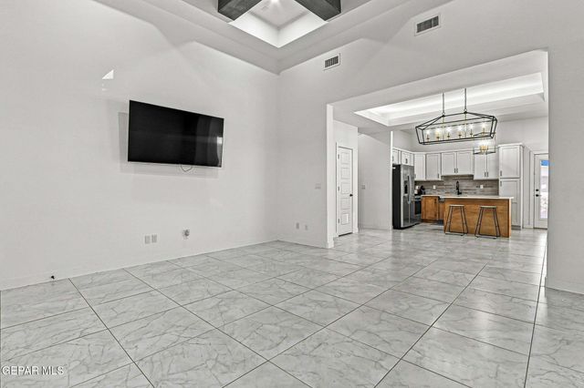 7420 Norte Valley Lane, El Paso, TX 79934