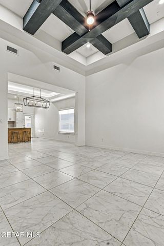 7420 Norte Valley Lane, El Paso, TX 79934