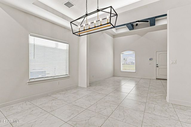 7420 Norte Valley Lane, El Paso, TX 79934