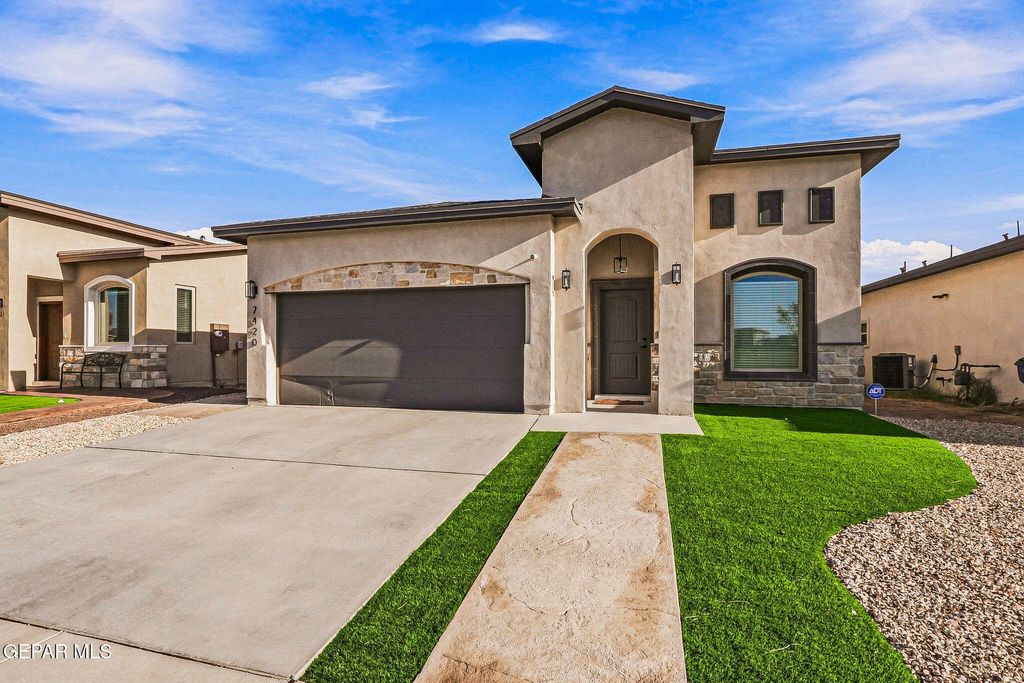 7420 Norte Valley Lane, El Paso, TX 79934