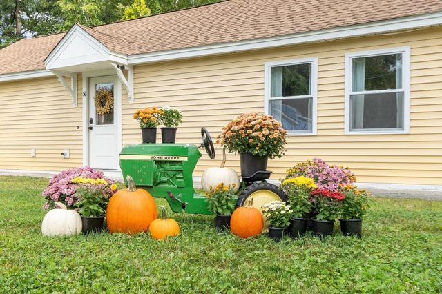 51 Richardson Avenue, Dracut, MA 01826
