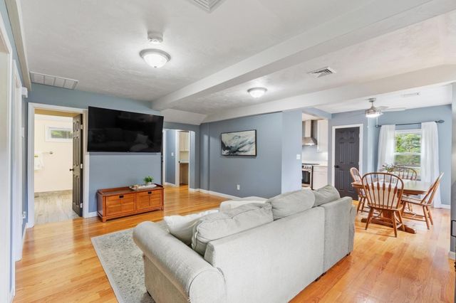 51 Richardson Avenue, Dracut, MA 01826