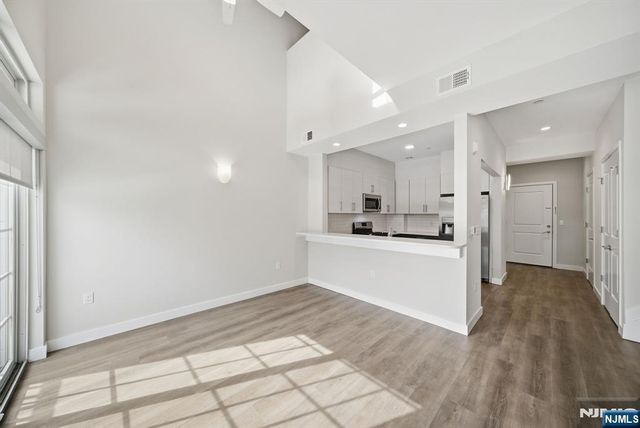 764 New Bridge Road 2H, Teaneck, NJ 07666