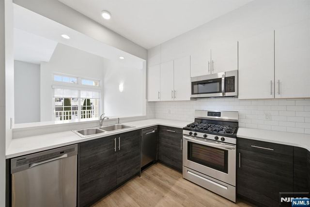 764 New Bridge Road 2H, Teaneck, NJ 07666