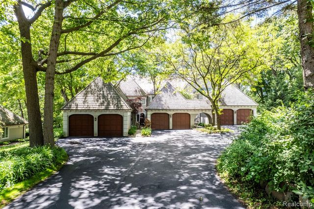 5409 Bristol Parke Drive, Clarkston, MI 48348