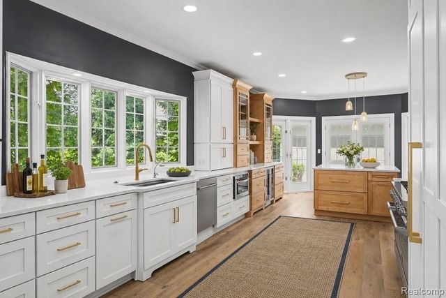 5409 Bristol Parke Drive, Clarkston, MI 48348