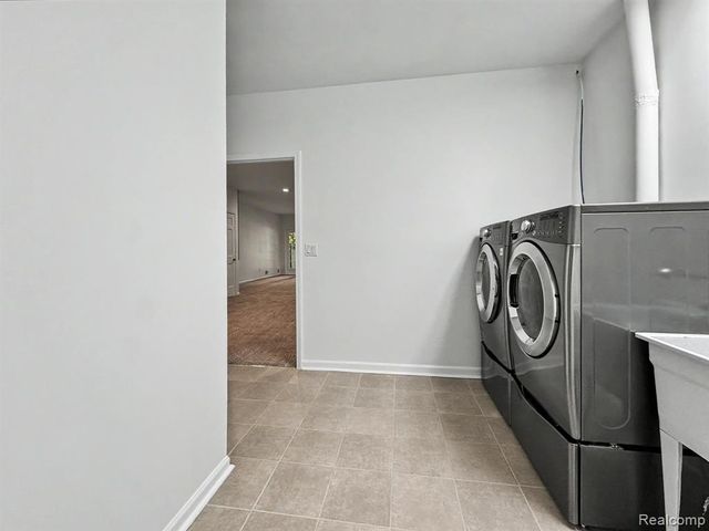 5409 Bristol Parke Drive, Clarkston, MI 48348