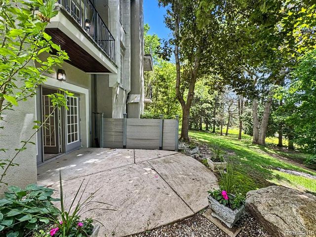 5409 Bristol Parke Drive, Clarkston, MI 48348