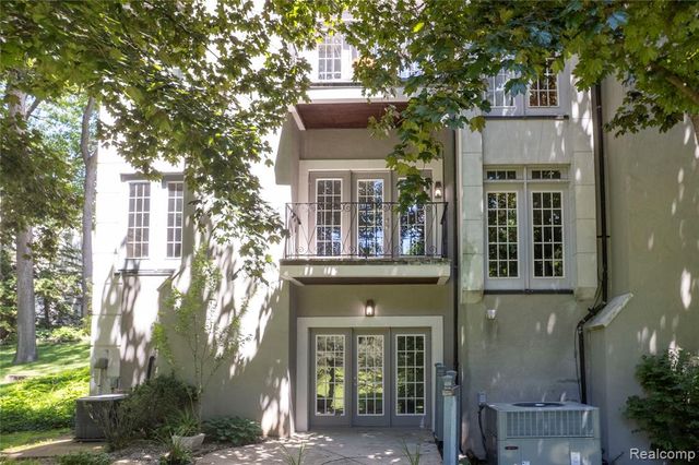 5409 Bristol Parke Drive, Clarkston, MI 48348