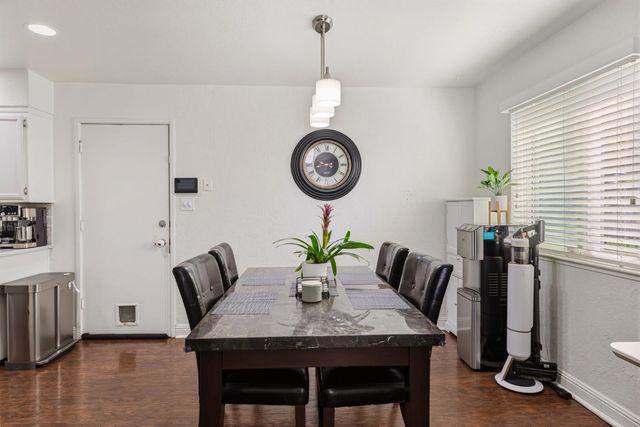 5222 Locust Ave, Carmichael, CA 95608