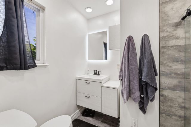 5222 Locust Ave, Carmichael, CA 95608