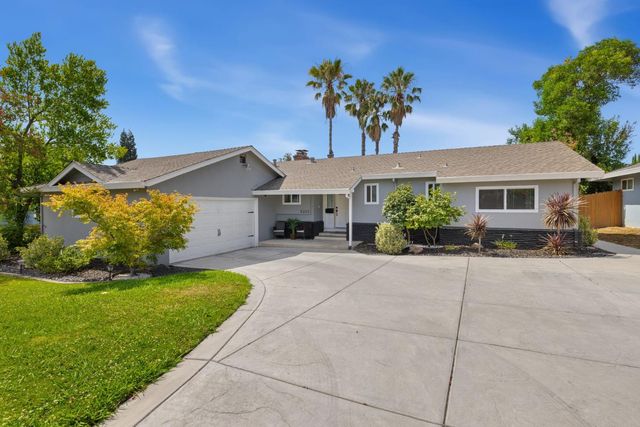 5222 Locust Ave, Carmichael, CA 95608