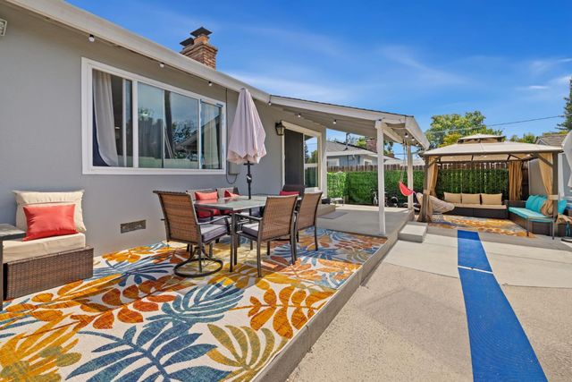 5222 Locust Ave, Carmichael, CA 95608
