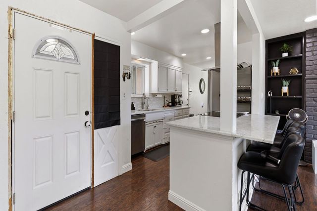 5222 Locust Ave, Carmichael, CA 95608