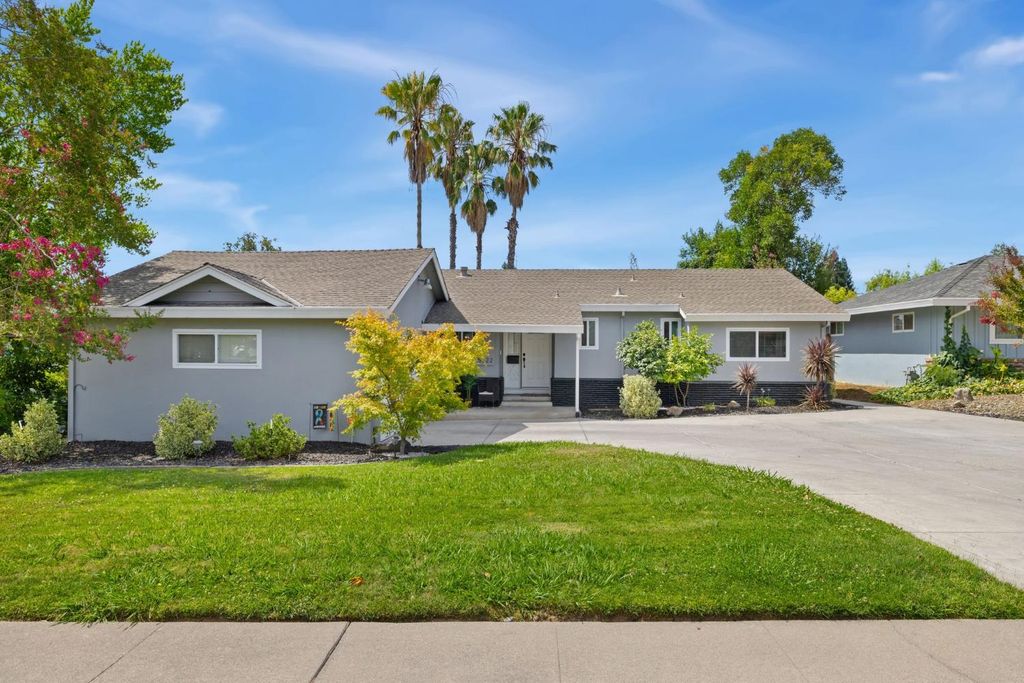 5222 Locust Ave, Carmichael, CA 95608