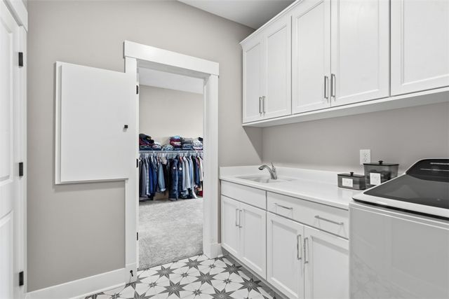 146 Enclave Dr, Seven Fields Boro, PA 16046