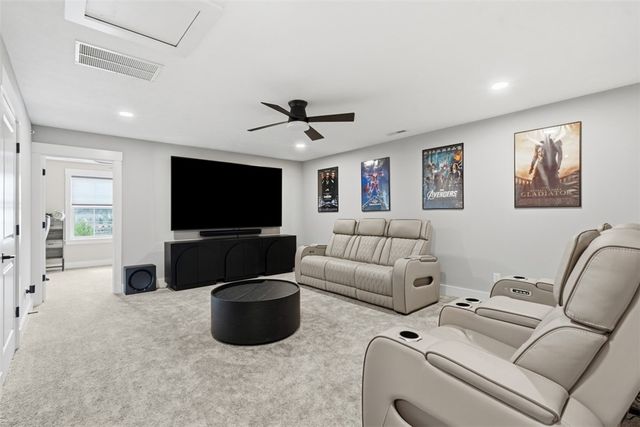 146 Enclave Dr, Seven Fields Boro, PA 16046