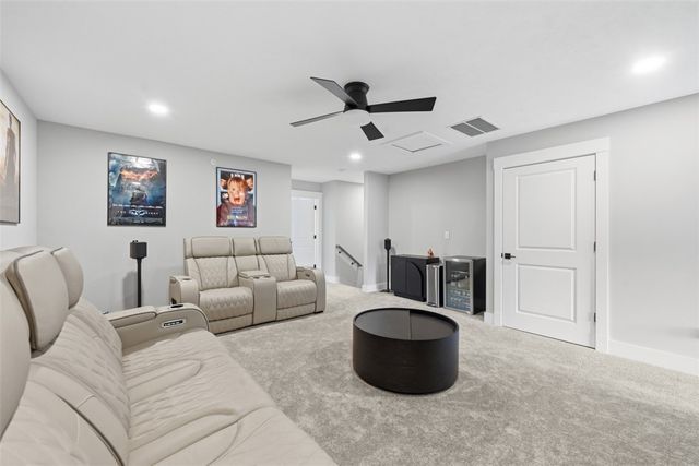 146 Enclave Dr, Seven Fields Boro, PA 16046