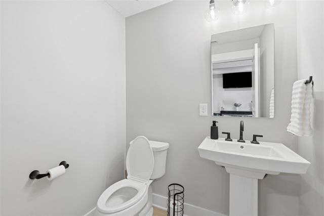 146 Enclave Dr, Seven Fields Boro, PA 16046