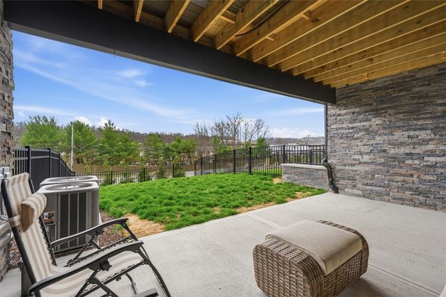 146 Enclave Dr, Seven Fields Boro, PA 16046