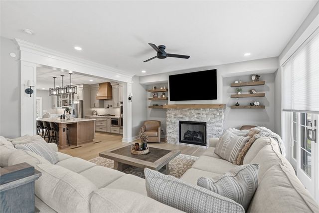 146 Enclave Dr, Seven Fields Boro, PA 16046