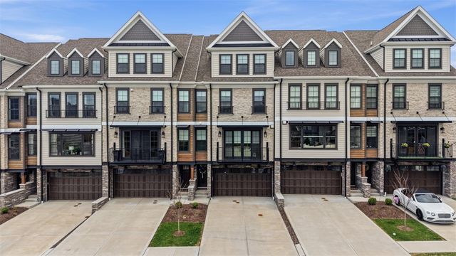 146 Enclave Dr, Seven Fields Boro, PA 16046