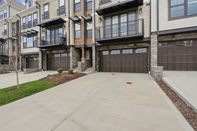 146 Enclave Dr, Seven Fields Boro, PA 16046