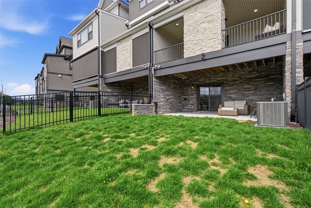146 Enclave Dr, Seven Fields Boro, PA 16046