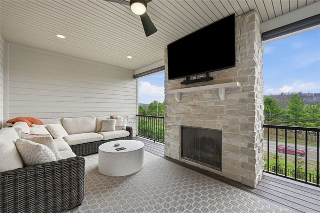 146 Enclave Dr, Seven Fields Boro, PA 16046