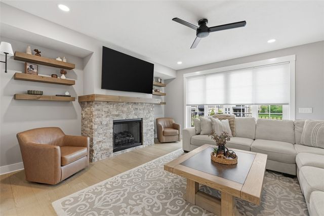 146 Enclave Dr, Seven Fields Boro, PA 16046