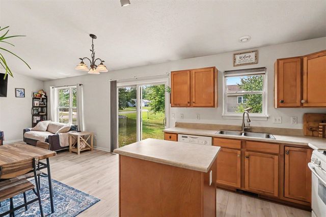 3006 Arctic Avenue, Kalamazoo, MI 49004