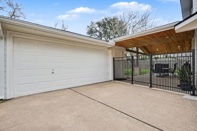 4119 Long Grove Drive, Seabrook, TX 77586