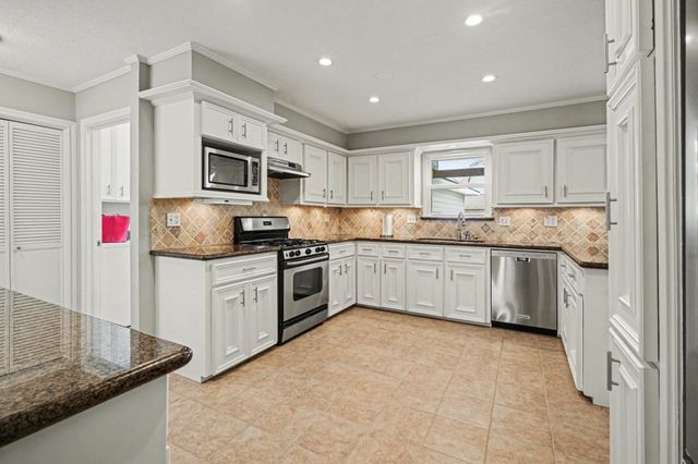 4119 Long Grove Drive, Seabrook, TX 77586