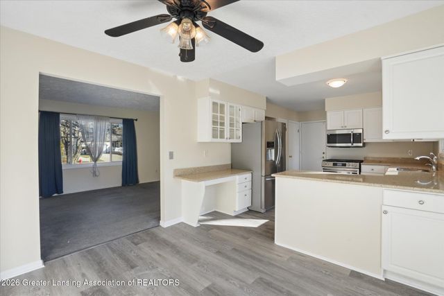 2413 Beacon Hill Drive, Lansing, MI 48906